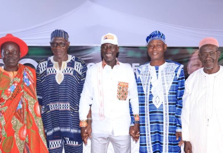 Côte d’Ivoire / Présidentielle 2025 : Adama Bictogo échange avec les leaders religieux et chefs traditionnels de Yopougon